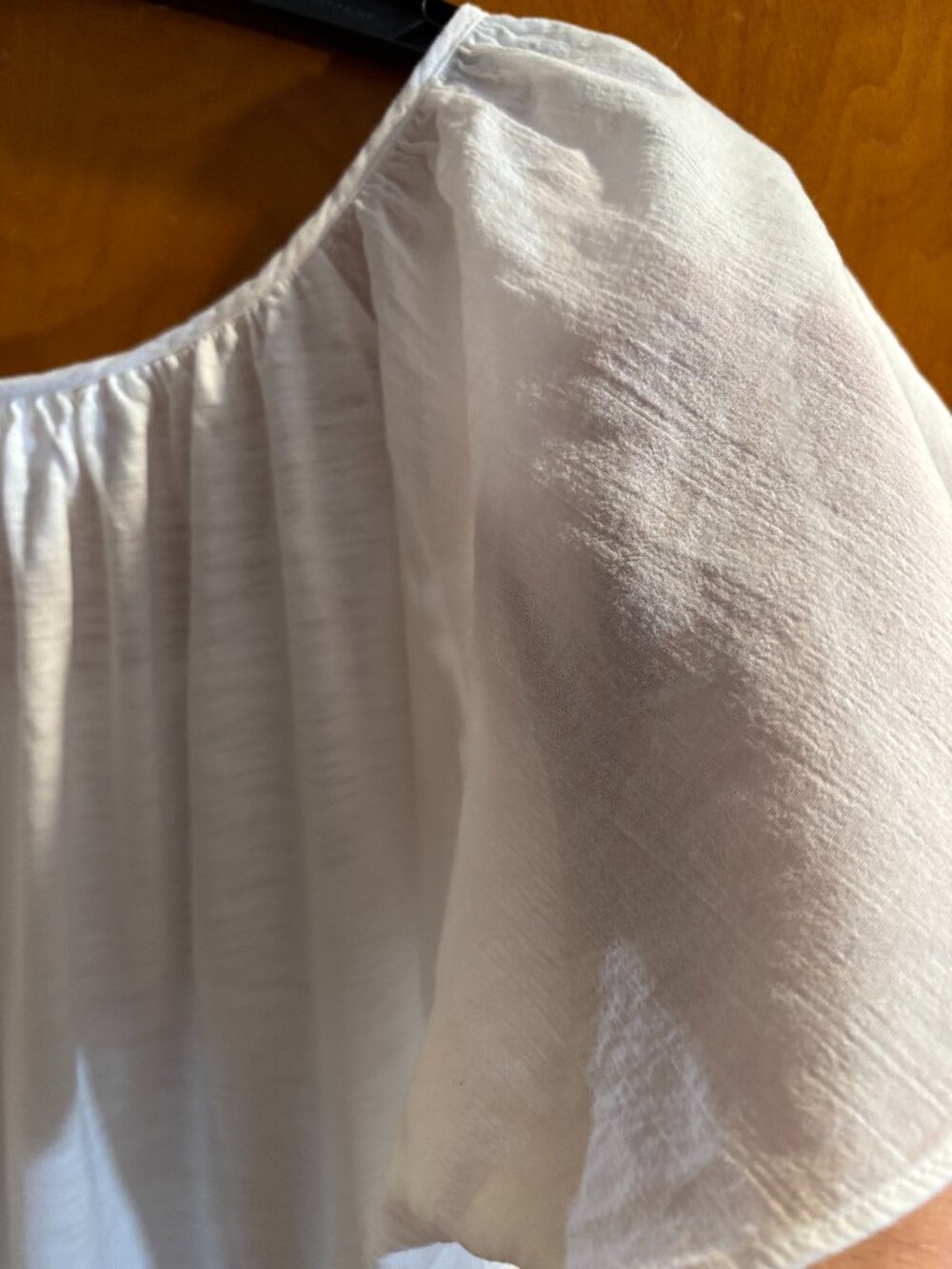 GAP Women white short flutter sleeve tee SZ: L - Picture 9 of 11